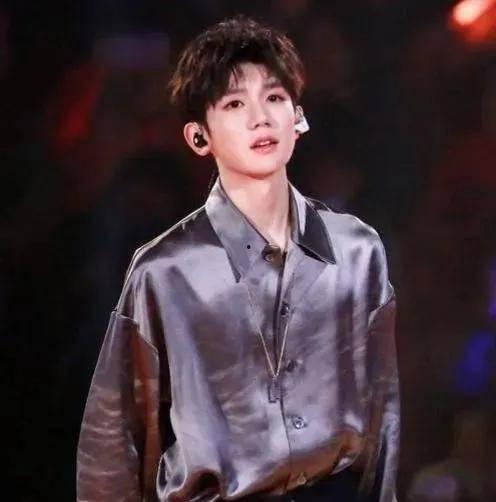 何炅爆料王源借钱视频,娱乐圈友情如此珍贵  第1张